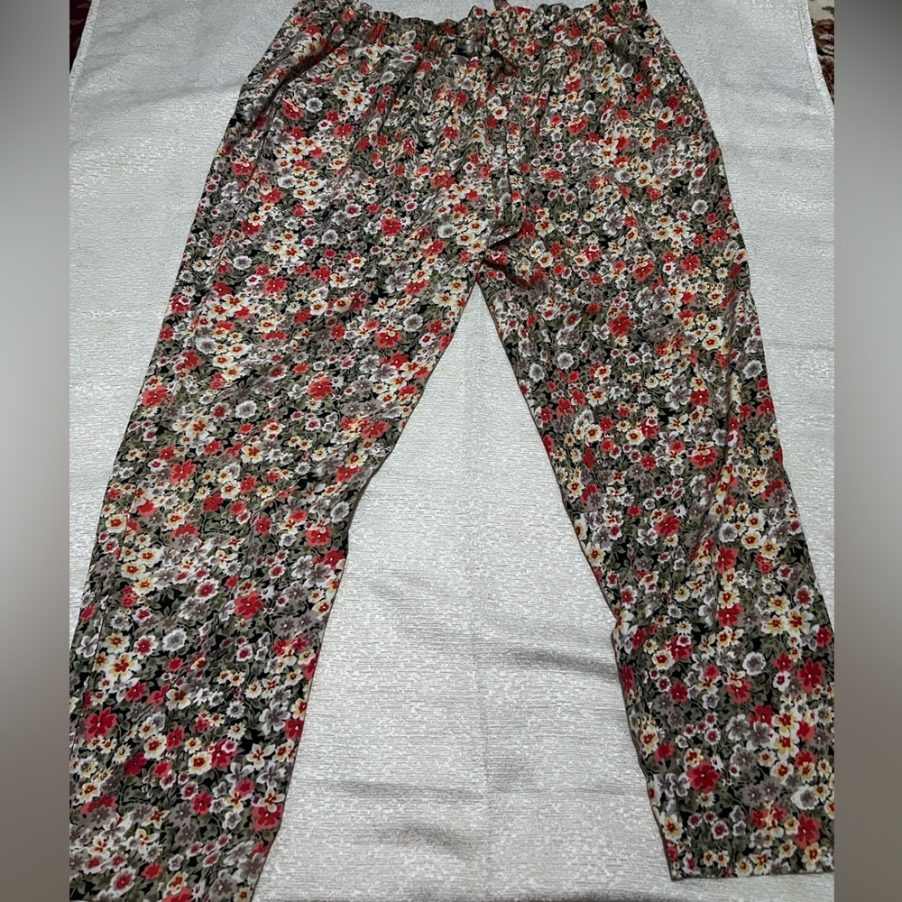 🎁🎀🌟 Jules & Leopoldo - Floral Pants Fluffy